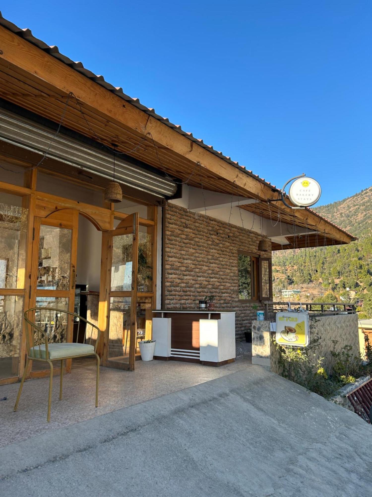 Exstasy Stays - Bathtub Rooms & Cafe - Your Romantic & Cozy Getaway - Thhpsociety - Mukteshwar Exterior photo